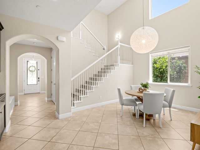 1229 E Via Roma Drive, Fresno, CA 93730