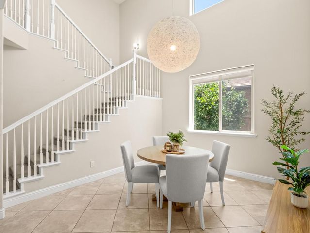1229 E Via Roma Drive, Fresno, CA 93730