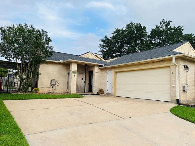 227 Essex Place, Stafford, TX 77477