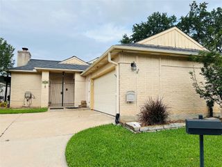 227 Essex Place, Stafford, TX 77477