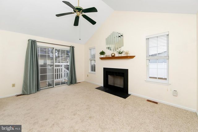 12 HANCOCK LN, Berlin, NJ 08009