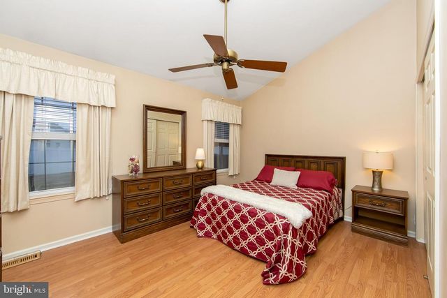 12 HANCOCK LN, Berlin, NJ 08009