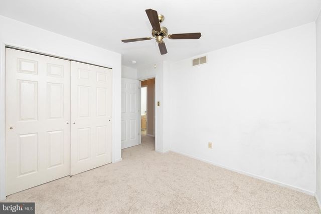 12 HANCOCK LN, Berlin, NJ 08009