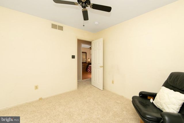 12 HANCOCK LN, Berlin, NJ 08009