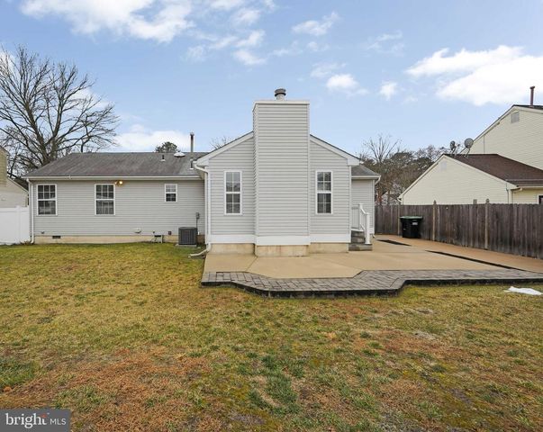 12 HANCOCK LN, Berlin, NJ 08009