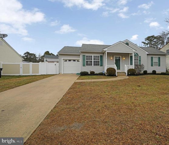 12 HANCOCK LN, Berlin, NJ 08009