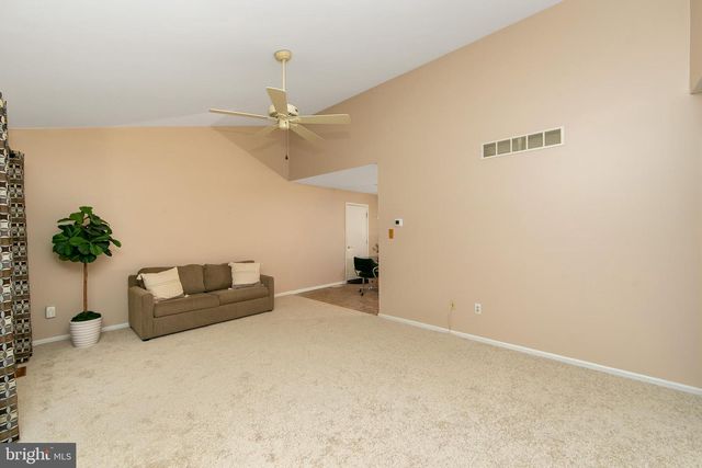 12 HANCOCK LN, Berlin, NJ 08009