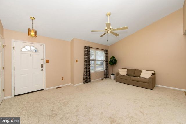 12 HANCOCK LN, Berlin, NJ 08009