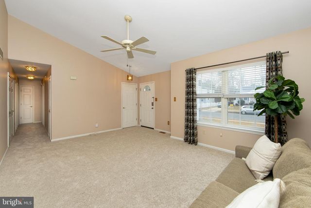 12 HANCOCK LN, Berlin, NJ 08009