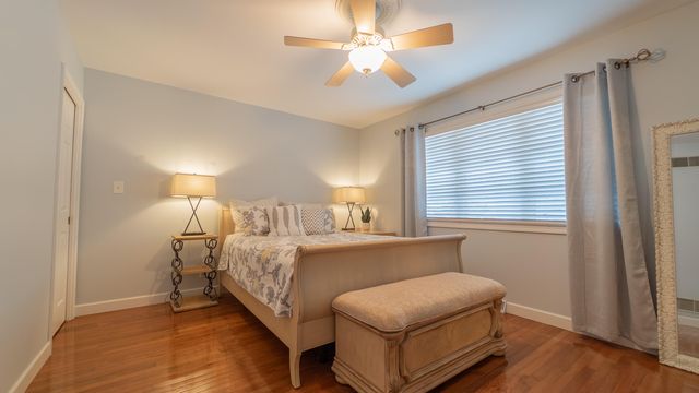 927 Woodhollow Drive, Schererville, IN 46375