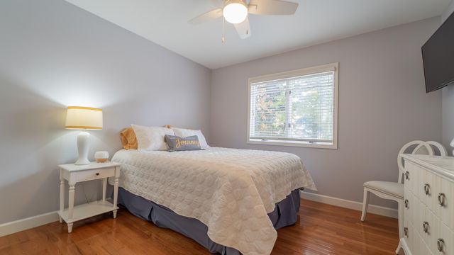 927 Woodhollow Drive, Schererville, IN 46375