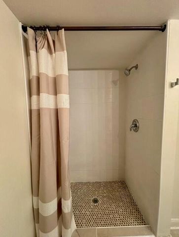 927 Woodhollow Drive, Schererville, IN 46375