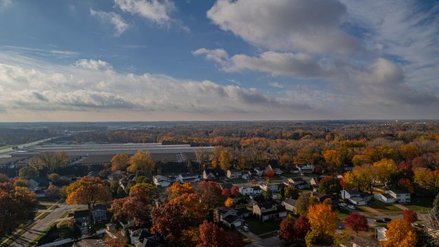 927 Woodhollow Drive, Schererville, IN 46375