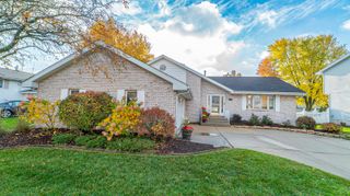 927 Woodhollow Drive, Schererville, IN 46375
