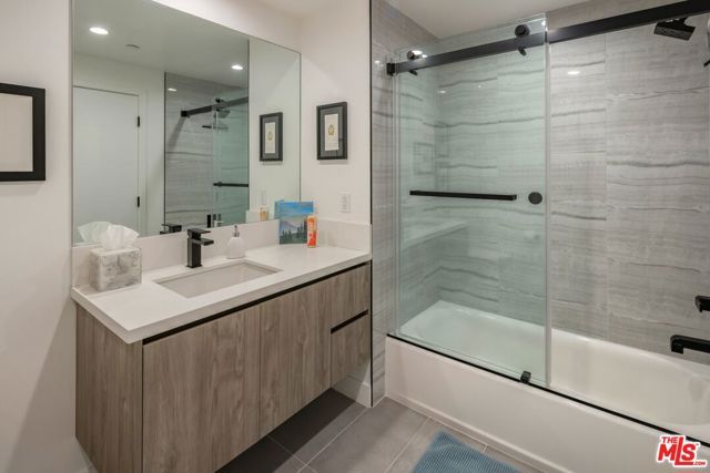 1123 S Shenandoah Street 301, Los Angeles, CA 90035