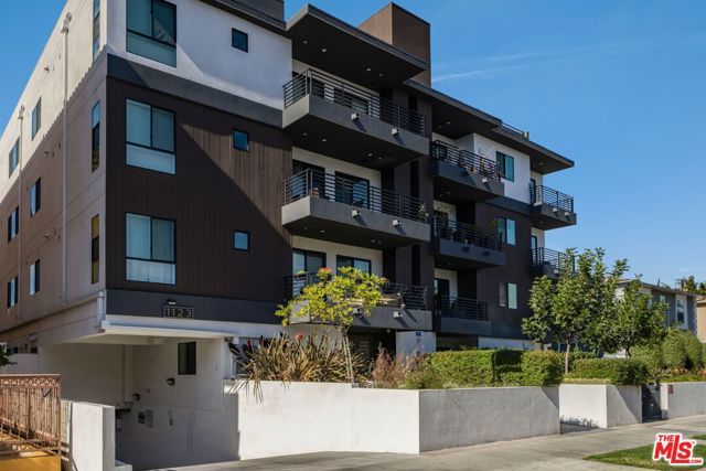 1123 S Shenandoah Street 301, Los Angeles, CA 90035