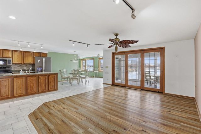 195 CAPTAINS COURT, Winneconne, WI 54986