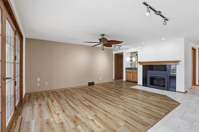 195 CAPTAINS COURT, Winneconne, WI 54986