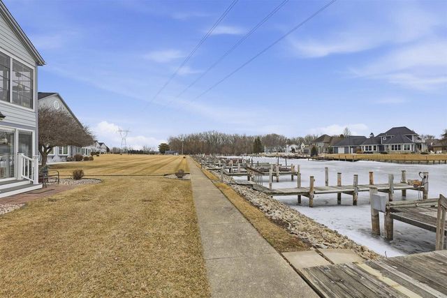 195 CAPTAINS COURT, Winneconne, WI 54986