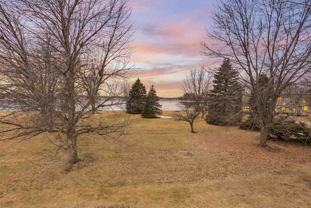 195 CAPTAINS COURT, Winneconne, WI 54986