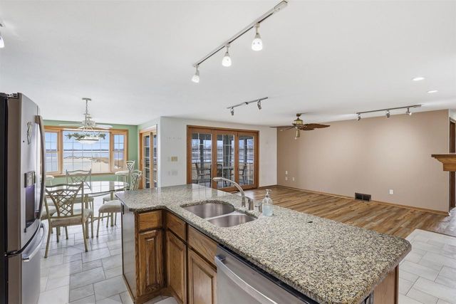 195 CAPTAINS COURT, Winneconne, WI 54986