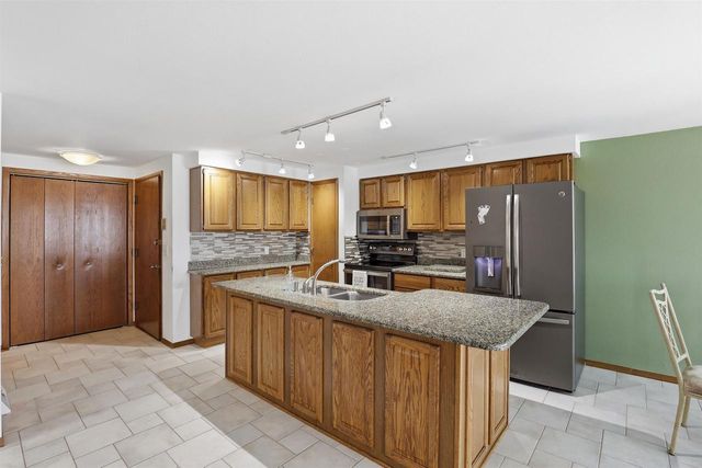 195 CAPTAINS COURT, Winneconne, WI 54986