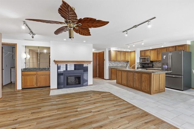 195 CAPTAINS COURT, Winneconne, WI 54986