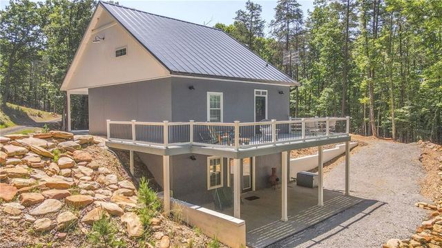 1325 Doyle Cromer Road, King, NC 27021