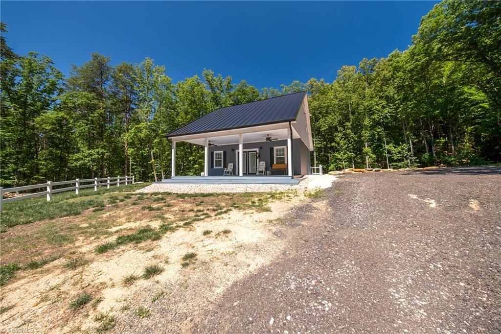 1325 Doyle Cromer Road, King, NC 27021