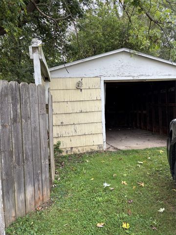 2719 Branch Road, Flint, MI 48506