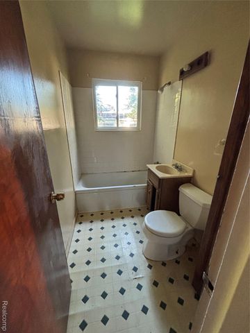 2719 Branch Road, Flint, MI 48506