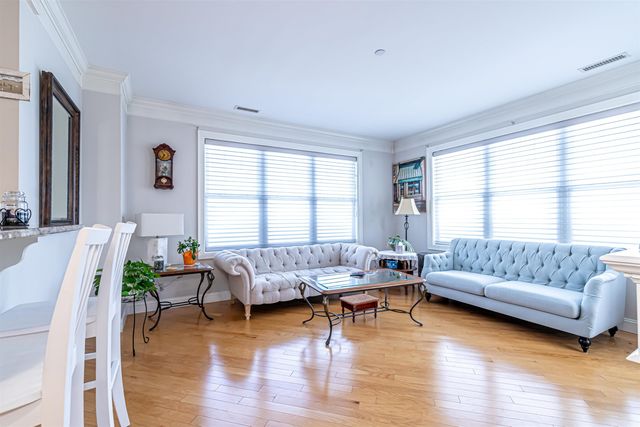 10 Braemoor Woods Rd Apt 300, Salem, NH 03079