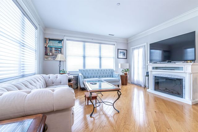 10 Braemoor Woods Rd Apt 300, Salem, NH 03079