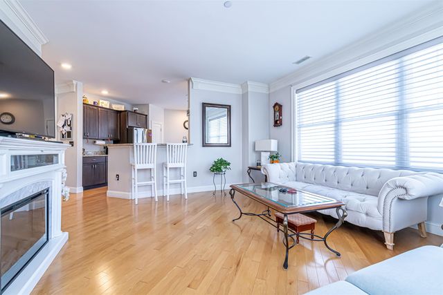 10 Braemoor Woods Rd Apt 300, Salem, NH 03079