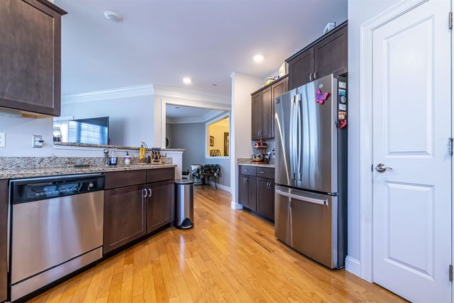 10 Braemoor Woods Rd Apt 300, Salem, NH 03079