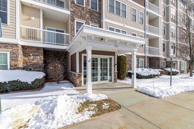 10 Braemoor Woods Rd Apt 300, Salem, NH 03079