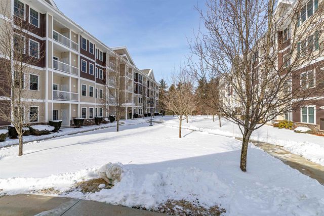 10 Braemoor Woods Rd Apt 300, Salem, NH 03079