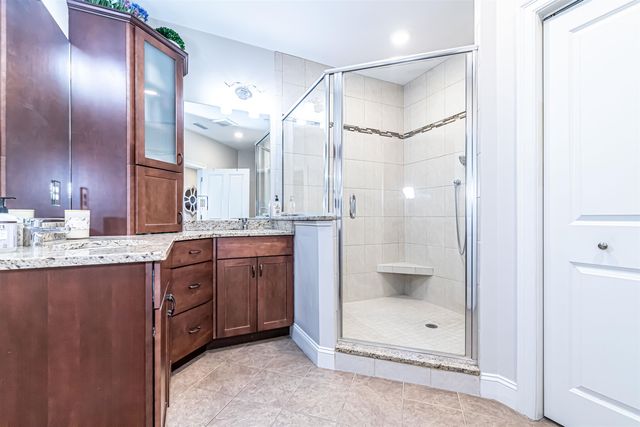 10 Braemoor Woods Rd Apt 300, Salem, NH 03079