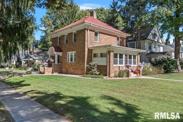 8 DUNCAN Place, Jacksonville, IL 62650