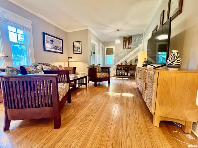 8 DUNCAN Place, Jacksonville, IL 62650