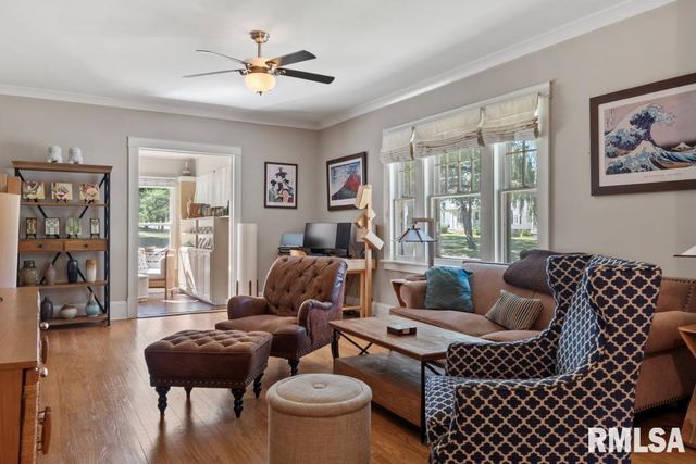 8 DUNCAN Place, Jacksonville, IL 62650