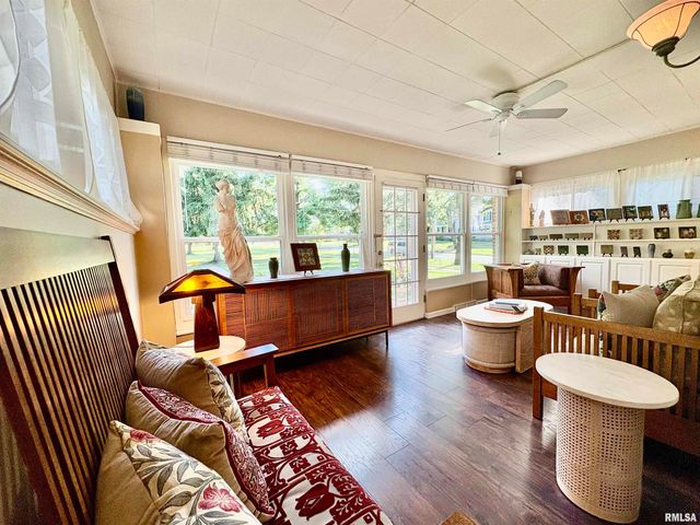 8 DUNCAN Place, Jacksonville, IL 62650