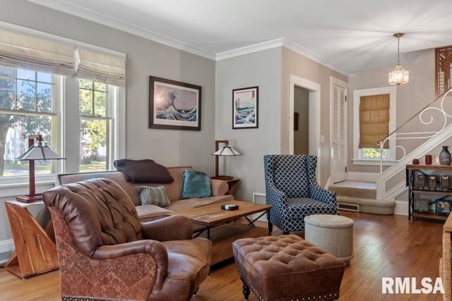 8 DUNCAN Place, Jacksonville, IL 62650