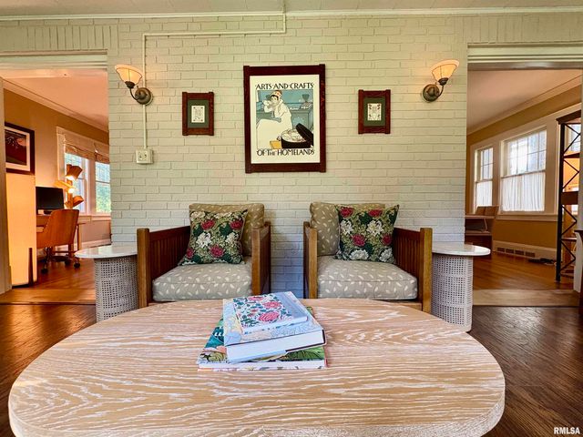 8 DUNCAN Place, Jacksonville, IL 62650