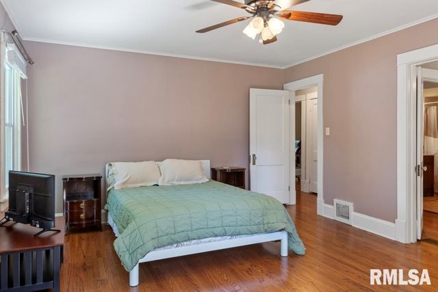 8 DUNCAN Place, Jacksonville, IL 62650