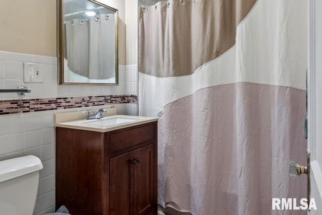 8 DUNCAN Place, Jacksonville, IL 62650