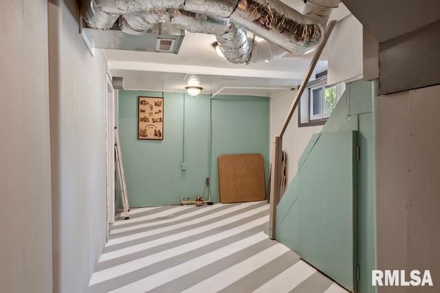 8 DUNCAN Place, Jacksonville, IL 62650