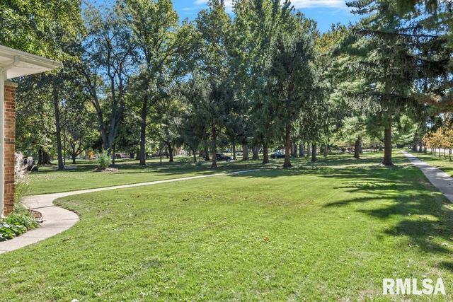 8 DUNCAN Place, Jacksonville, IL 62650