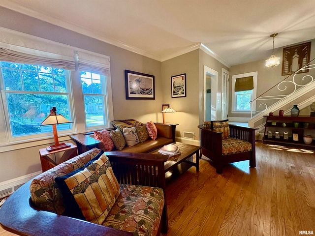 8 DUNCAN Place, Jacksonville, IL 62650