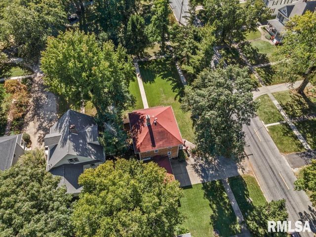 8 DUNCAN Place, Jacksonville, IL 62650